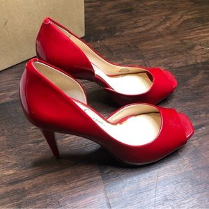 Jessica Simpson Lipstick pumps/heels size 8.5m material patent
